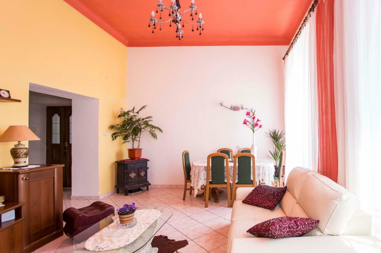 Emanuel Apartman Pula Exterior photo