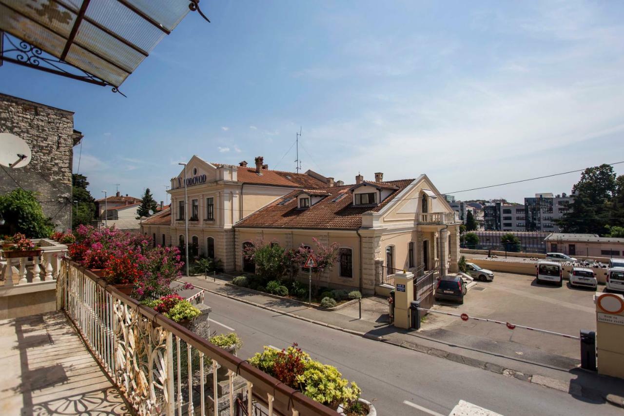 Emanuel Apartman Pula Exterior photo