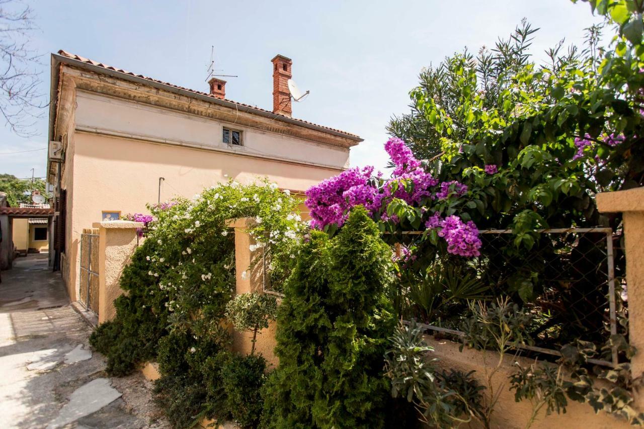 Emanuel Apartman Pula Exterior photo