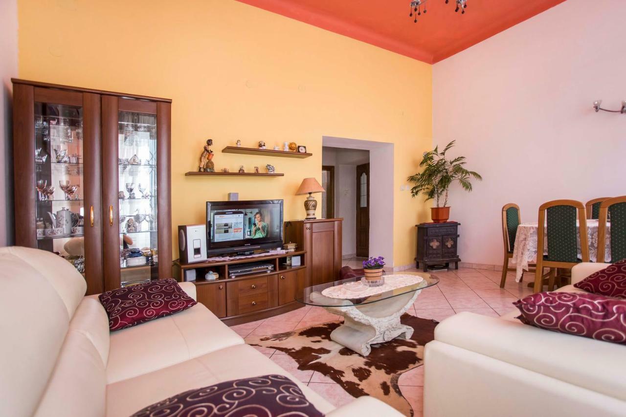 Emanuel Apartman Pula Exterior photo